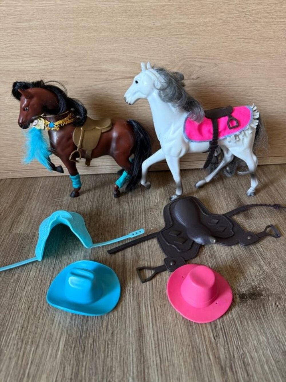 Vintage Horses with accesories